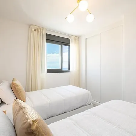 Luxury Carihuela With Private Jacuzzi By Ensuite Апартаменти *